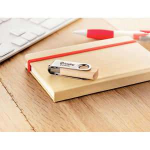 Eko poslovni pokloni | Promo rotirajući drveni USB stick, 1Gb - 32Gb, svjetlosmeđe boje, s tiskom loga