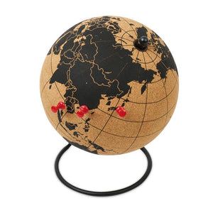 Promotivni globus od pluta sa postoljem i pribadačama | Poslovni pokloni