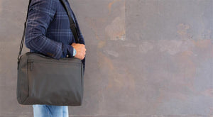 Promotivna crna moderna 15,6" laptop torba | Poslovni pokloni i reklamni materijali za tisak loga