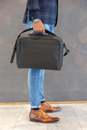 Promotivna crna moderna 15,6" laptop torba | Poslovni pokloni i promotivni proizvodi s tiskom loga